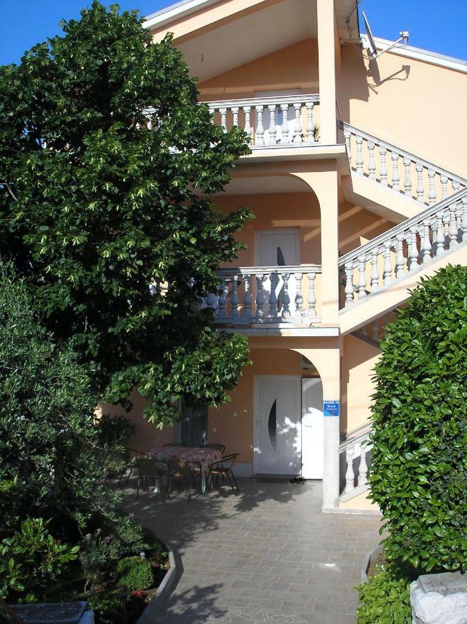 Apartment Sara Novi Vinodolski Exteriör bild